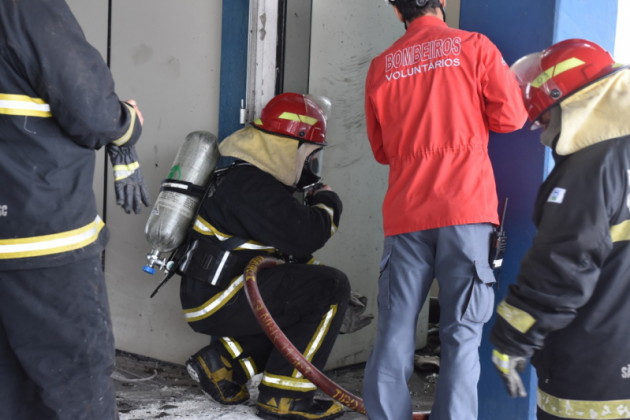 Incêndio atinge parte do terminal rodoviário no Acaraí